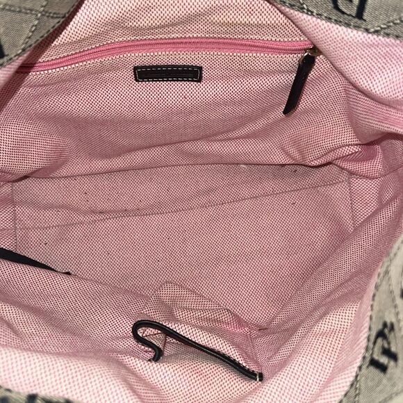 Black and white Dooney and bourke. - Picture 8 of 10